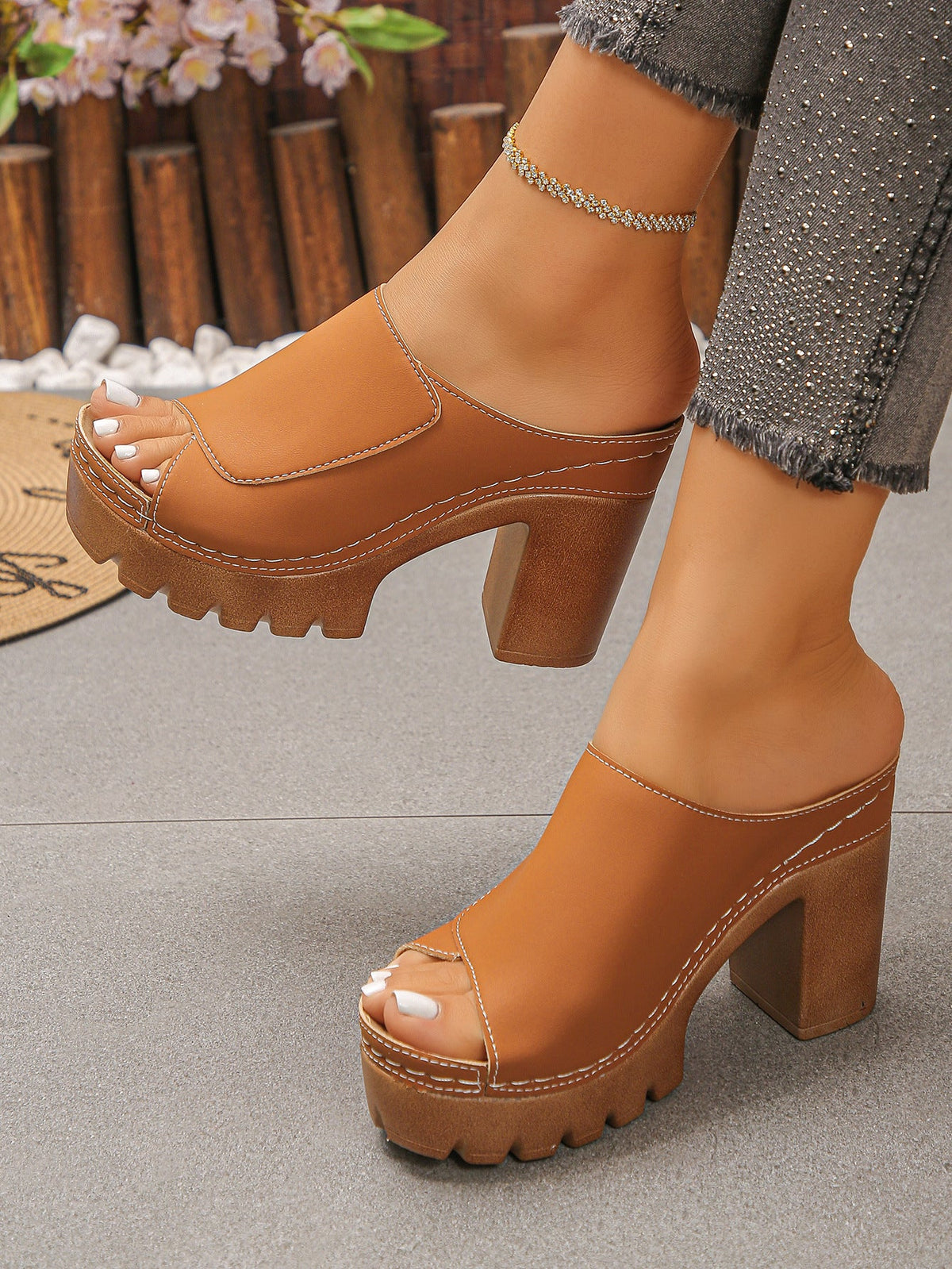 Felicity | Comfortable Sandals with Embossed Details