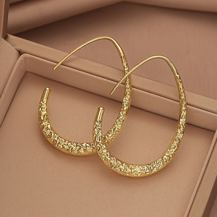 Raya™ Minimalist Drop Earrings with Elegant Design