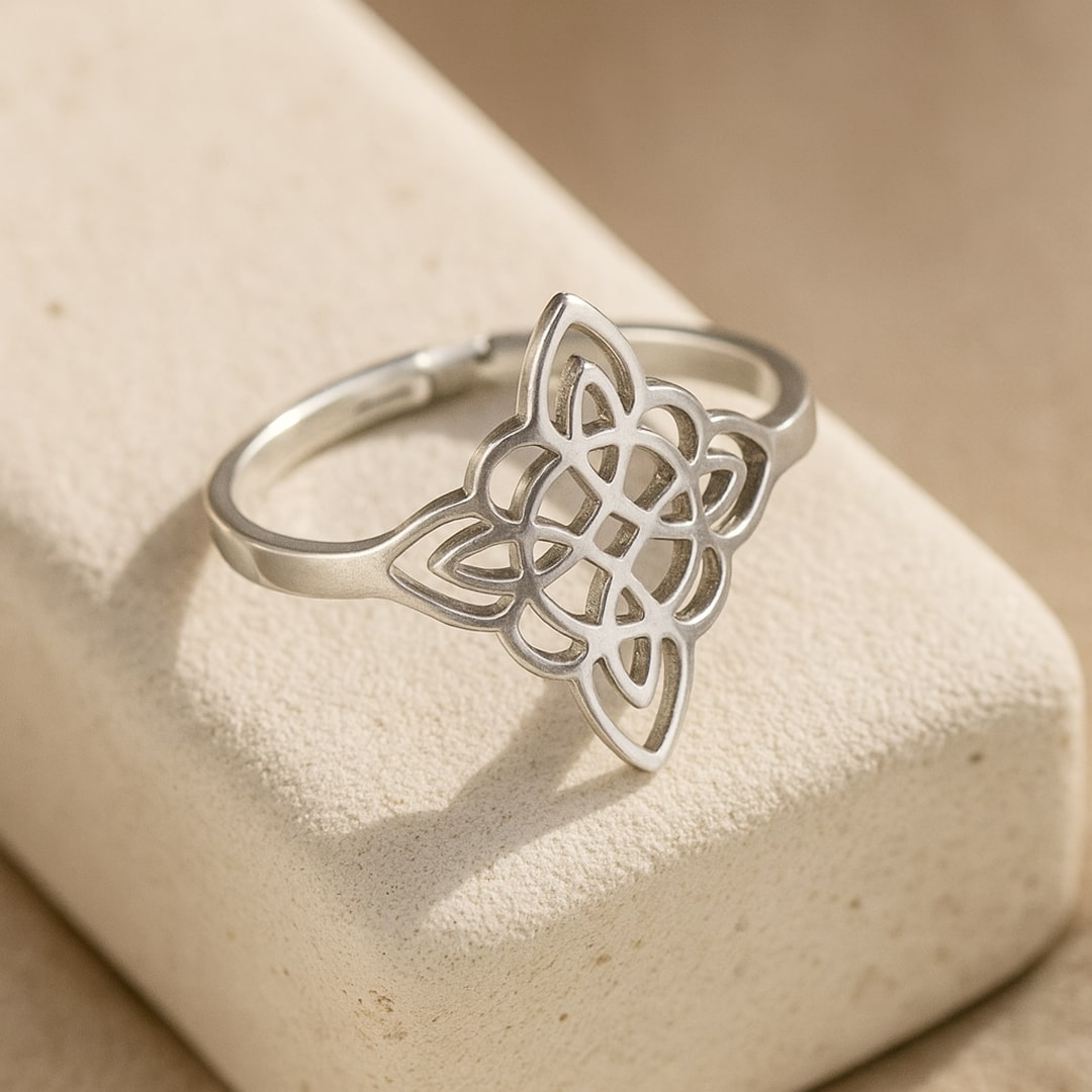 Mavrelle™ Mystic Protective Knot Ring with Elegant Design