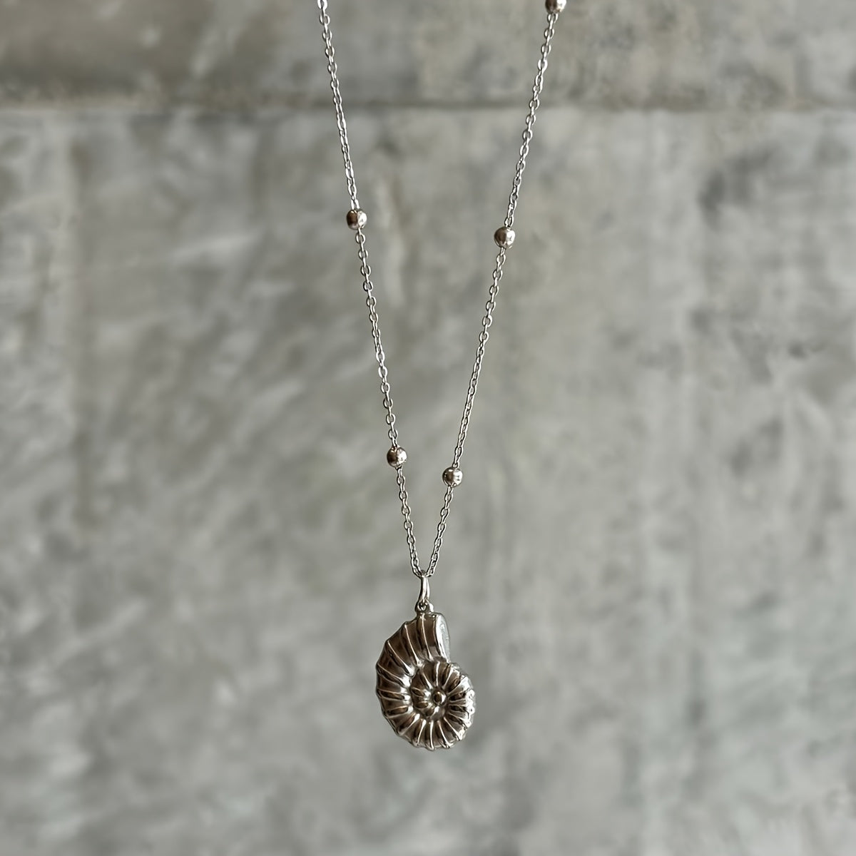 Marlena | Beaded Necklace with Shell and Summer-Style Marine Pendant