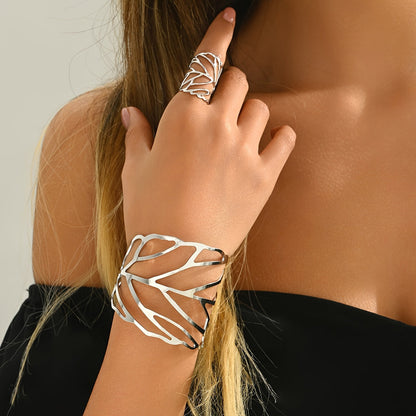Lavinia | Vintage Style Hollow Leaf Bracelet and Ring Set