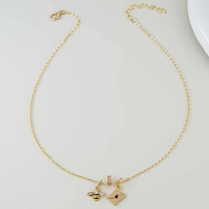 Linda | Minimalist Necklace with Airplane Pendant and Delicate Style