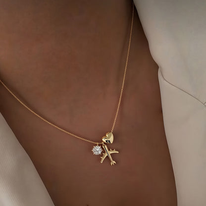 Linda | Minimalist Necklace with Airplane Pendant and Delicate Style