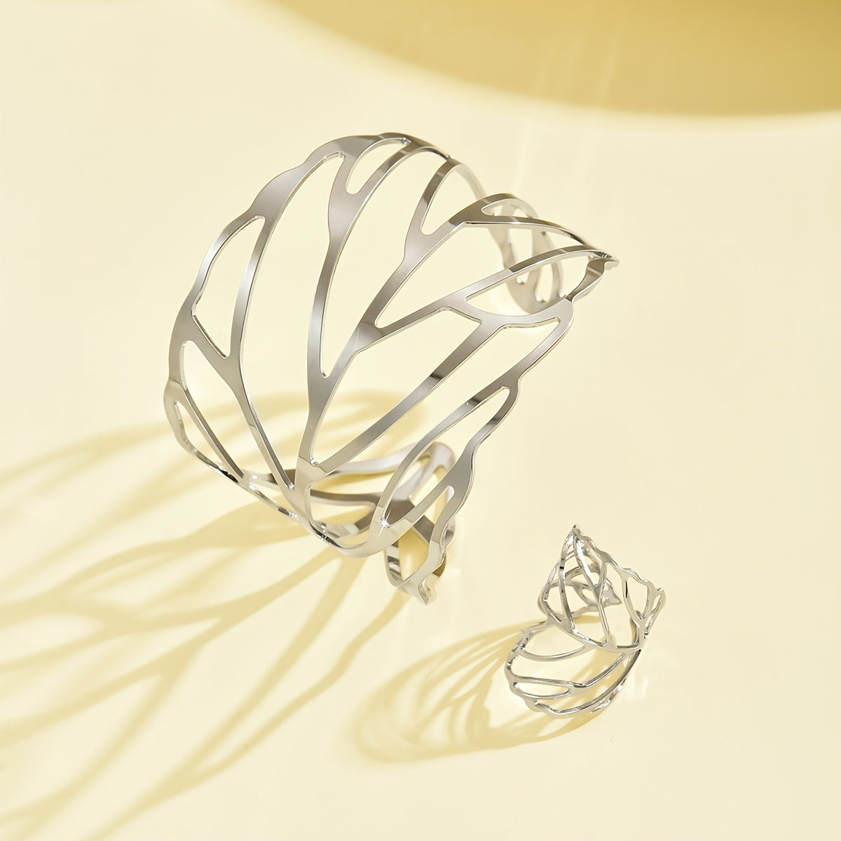 Lavinia | Vintage Style Hollow Leaf Bracelet and Ring Set