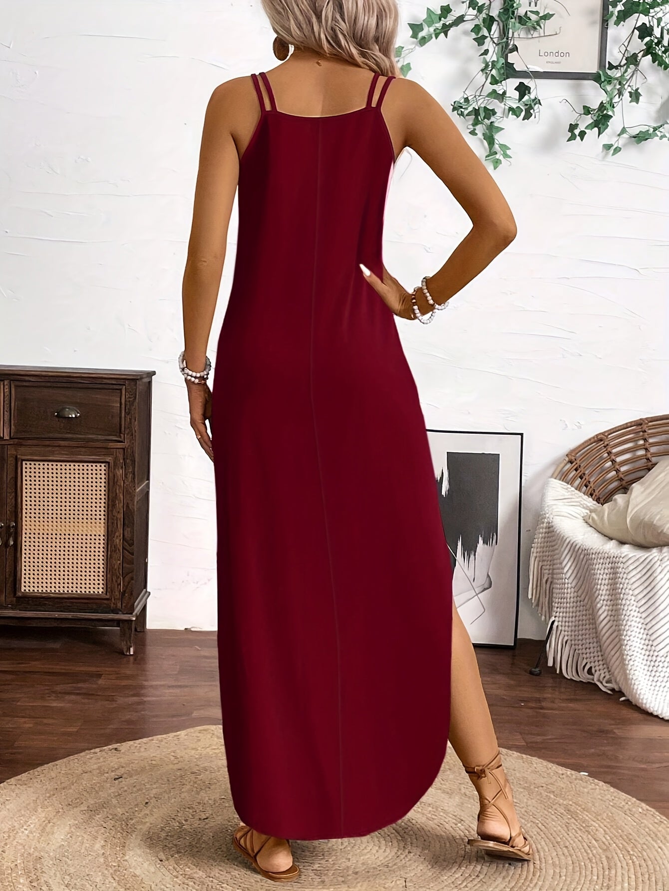 Sailor™ Midi Dress with V-Neck and Relaxed Style