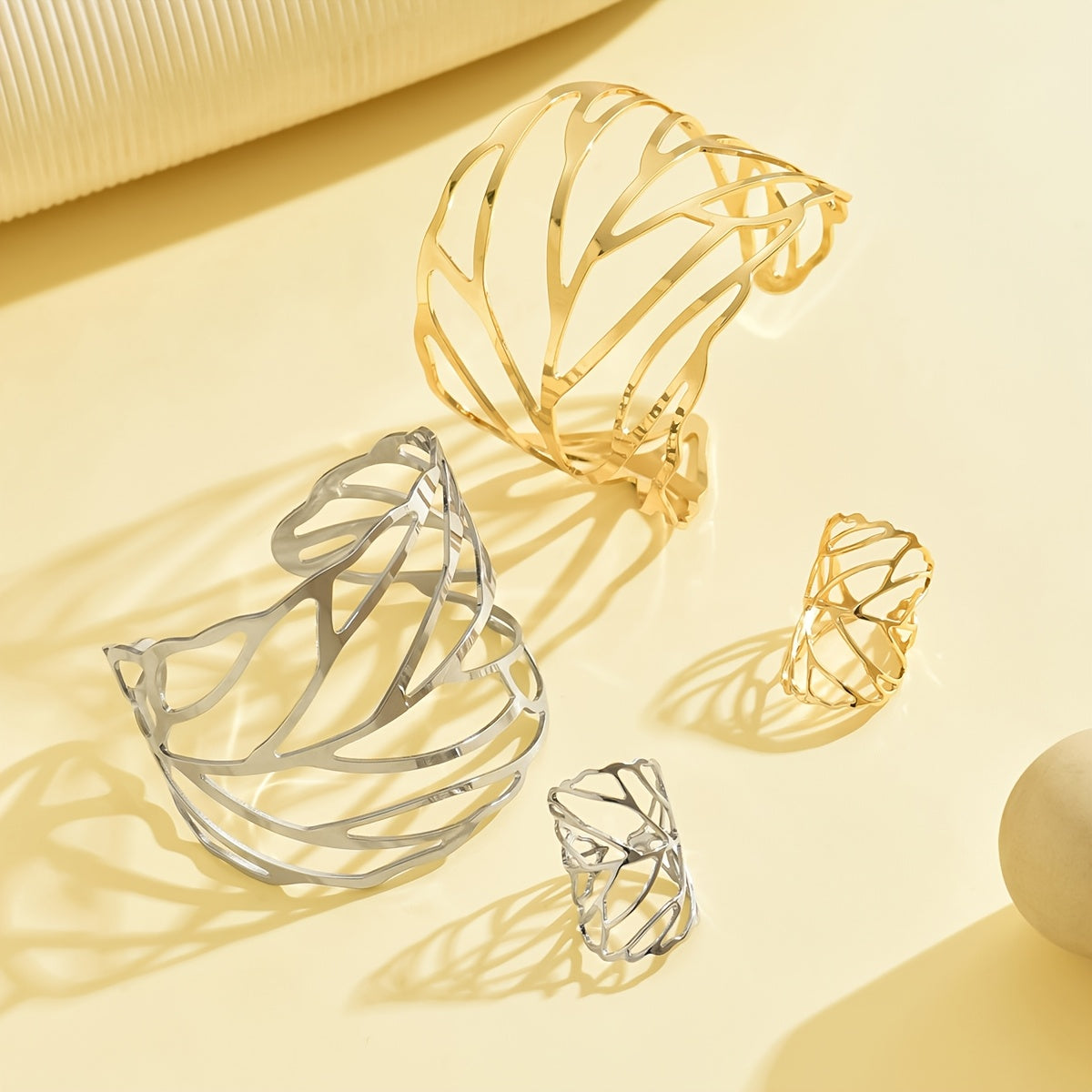 Lavinia | Vintage Style Hollow Leaf Bracelet and Ring Set