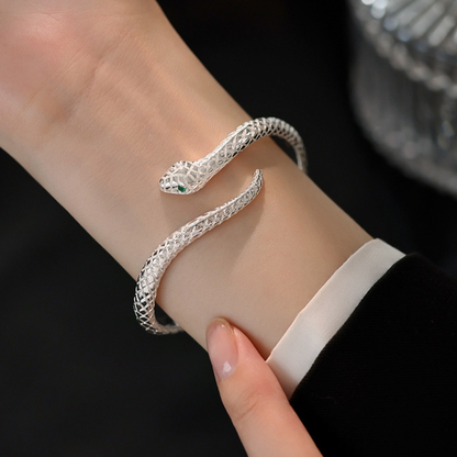 Cynthia | Snake Bracelet with Vintage Design and Elegant Style