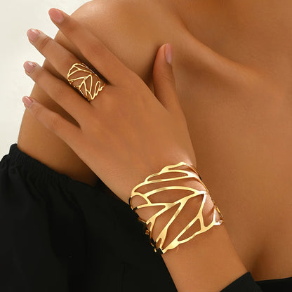 Lavinia | Vintage Style Hollow Leaf Bracelet and Ring Set