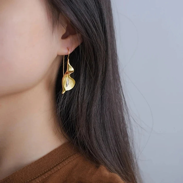 Maple™ Lily Drop Earrings