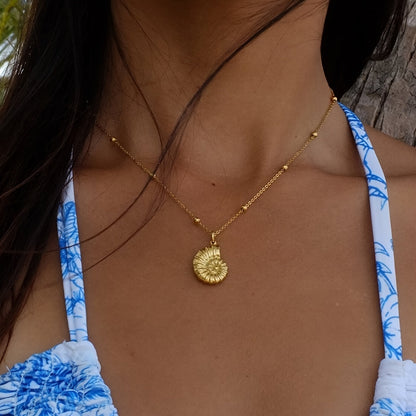 Marlena | Beaded Necklace with Shell and Summer-Style Marine Pendant
