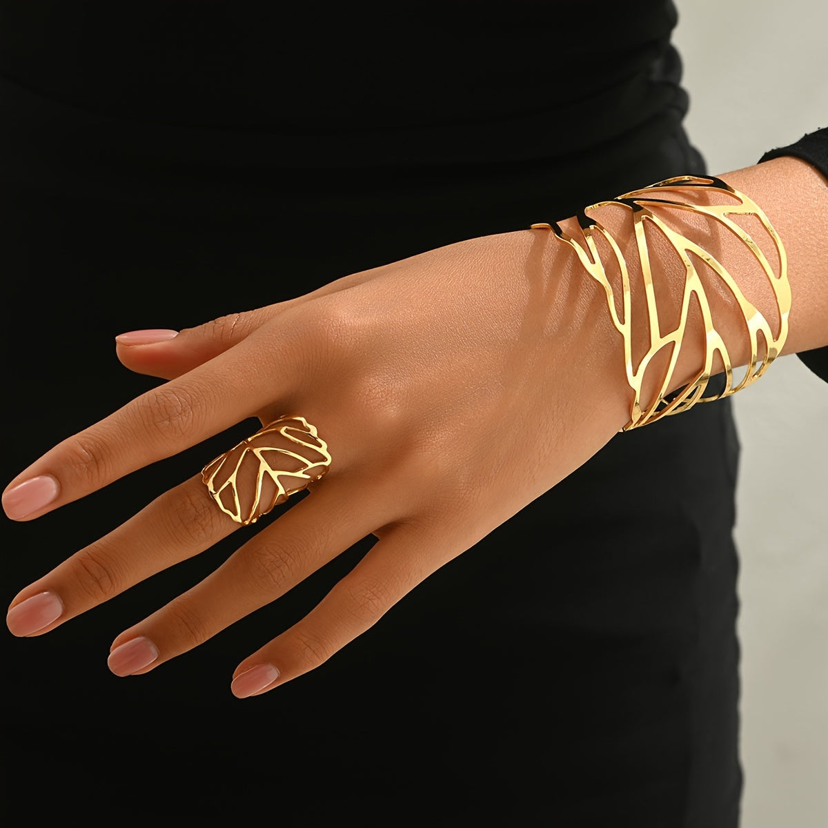 Lavinia | Vintage Style Hollow Leaf Bracelet and Ring Set