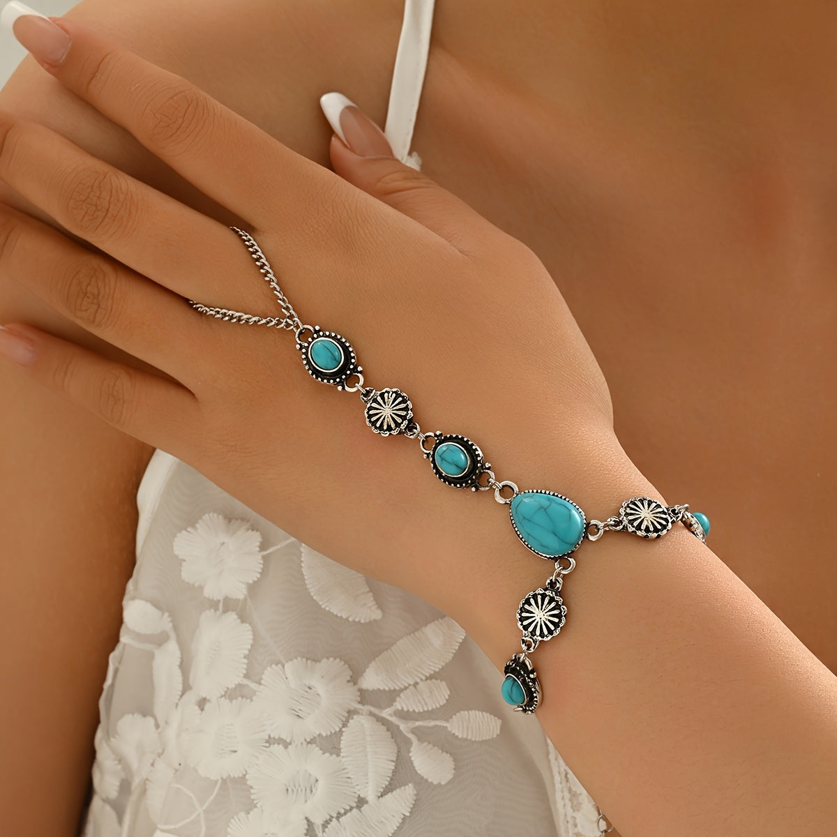 Sandra | Turquoise Bracelet with Floral Details and Vintage Bohemian Style