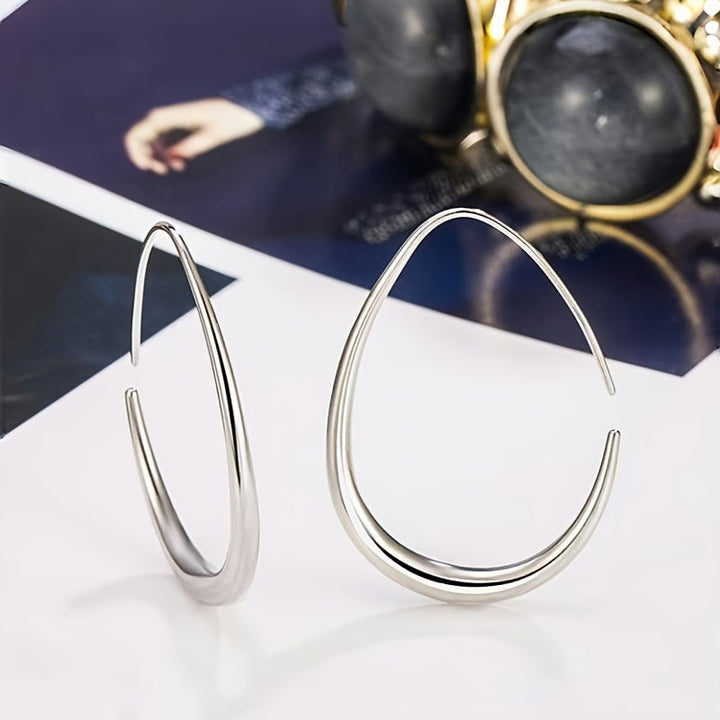 Raya™ Minimalist Drop Earrings with Elegant Design