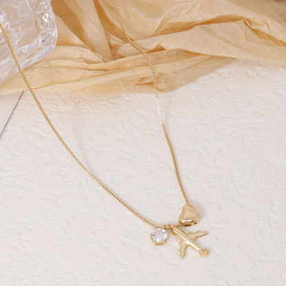 Linda | Minimalist Necklace with Airplane Pendant and Delicate Style
