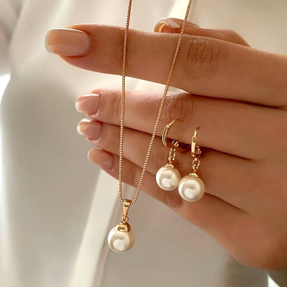 Isara | Jewelry Set with Elegant Pearls and Sophisticated Finish