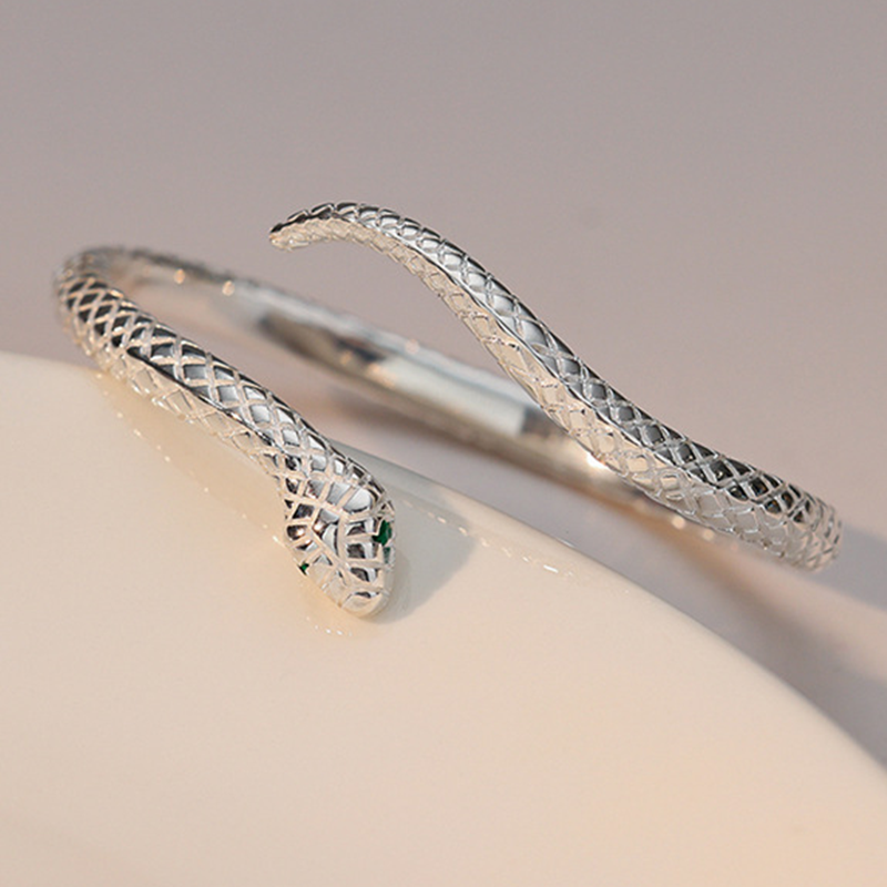 Cynthia | Snake Bracelet with Vintage Design and Elegant Style