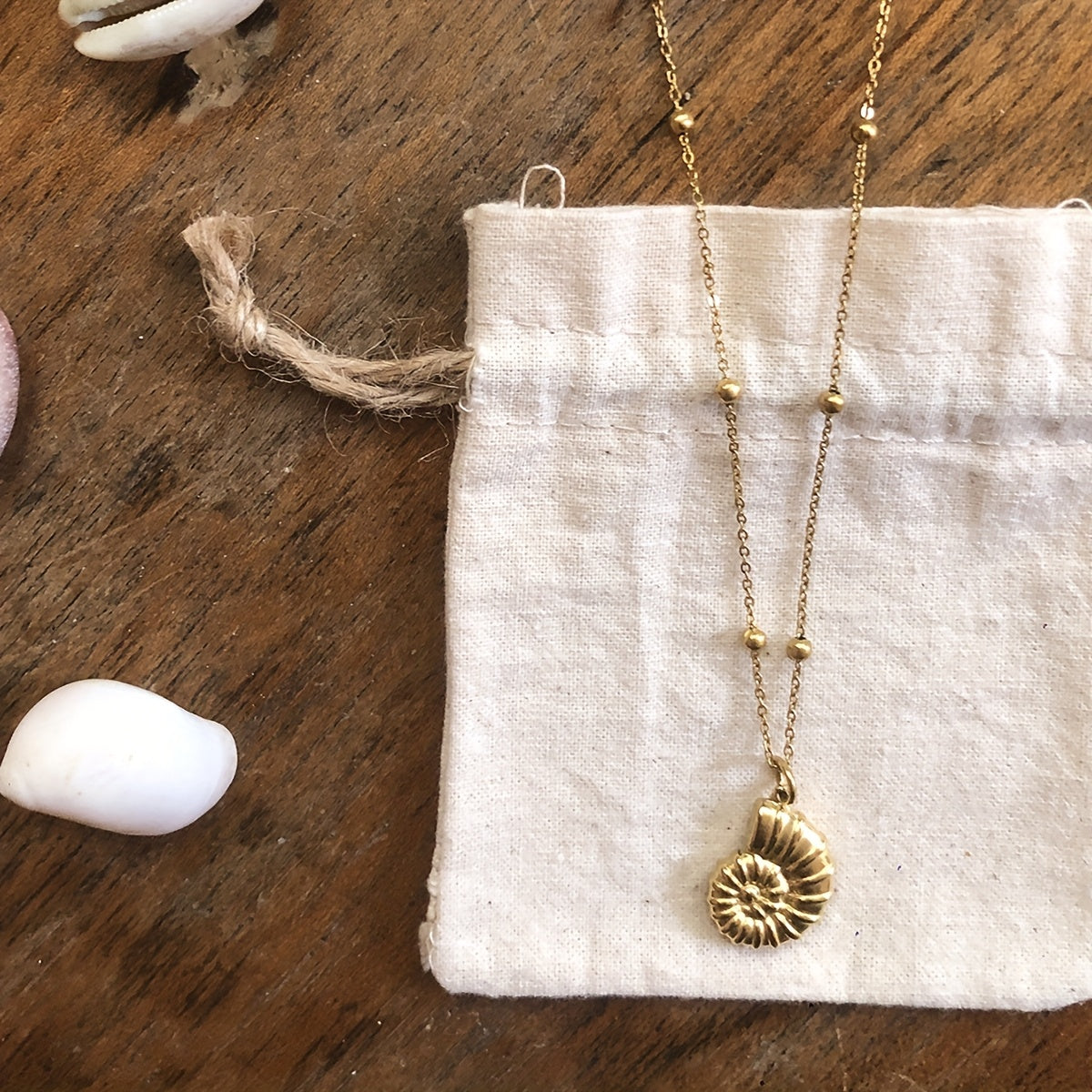 Marlena | Beaded Necklace with Shell and Summer-Style Marine Pendant
