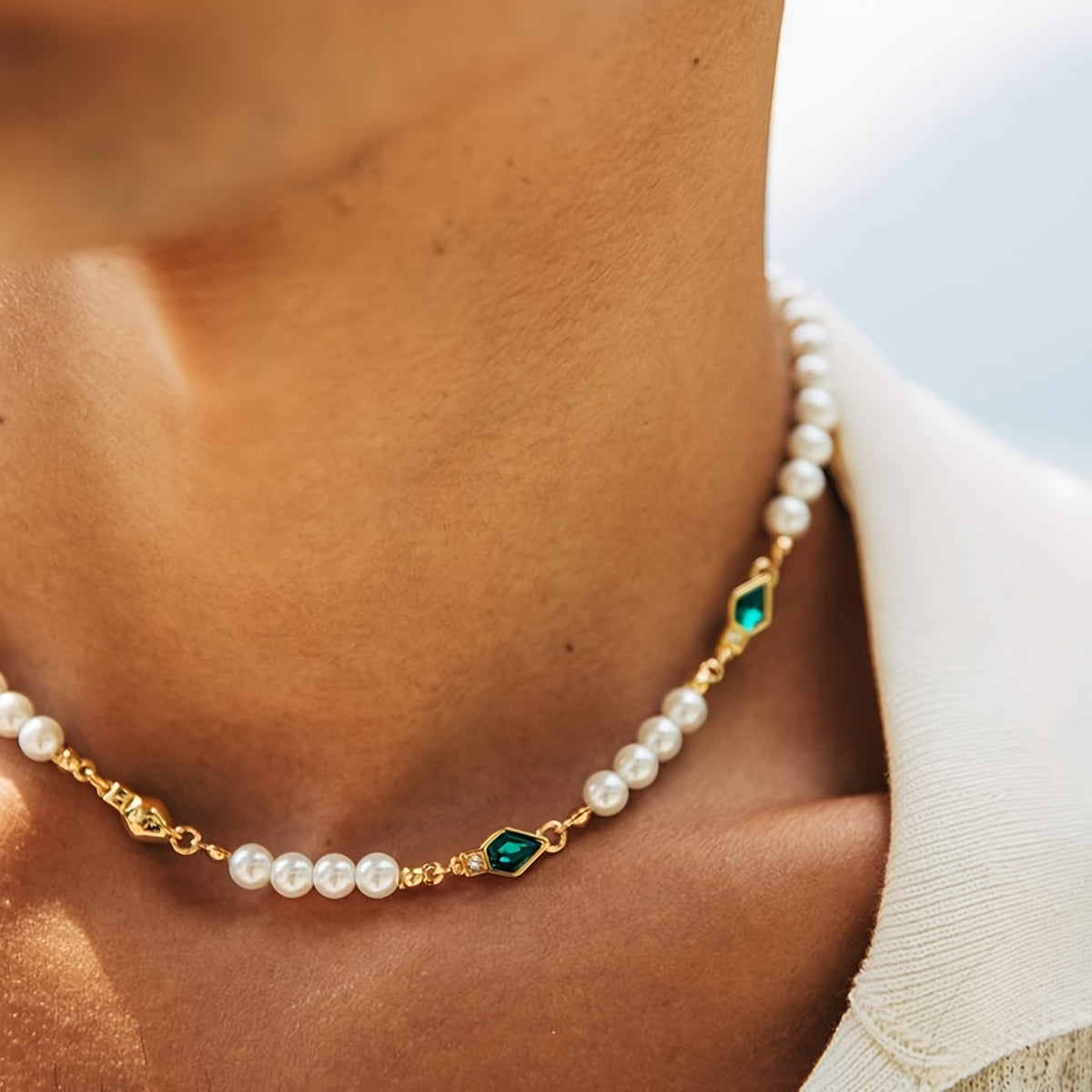 Uaxalt™ Green Bead Necklace for Men with Modern Urban Style