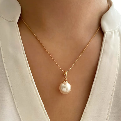 Isara | Jewelry Set with Elegant Pearls and Sophisticated Finish