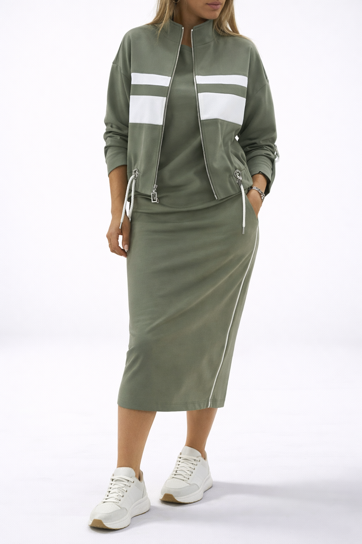 Galévia™ Midi Skirt and Sweatshirt Sports Set