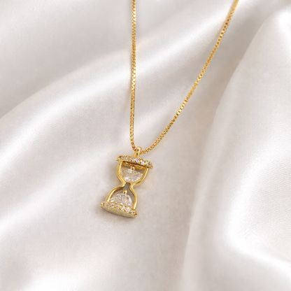 Gavielle | 14K Gold Hourglass Necklace