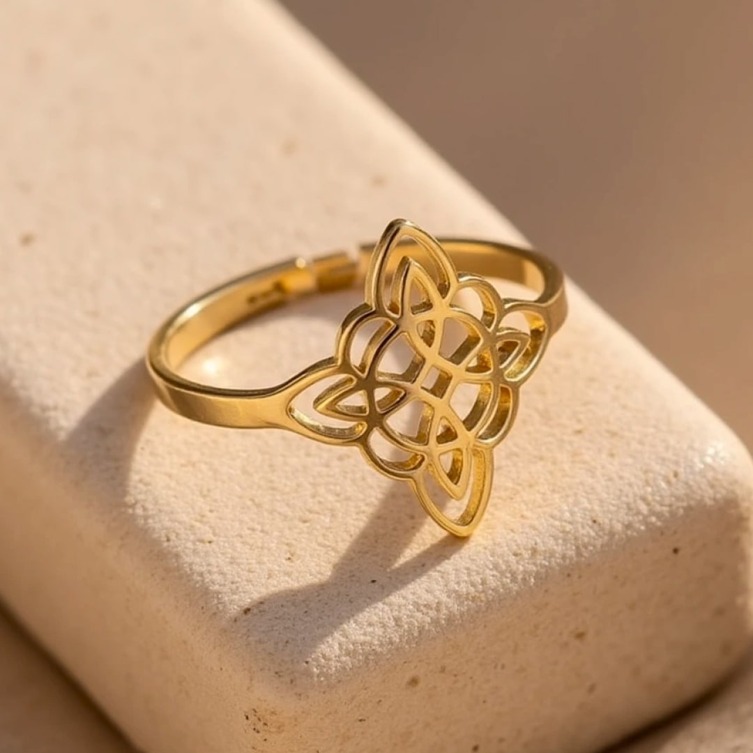 Mavrelle™ Mystic Protective Knot Ring with Elegant Design