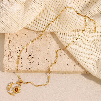 Gavella | Pendant Necklace Embrace of the Moon