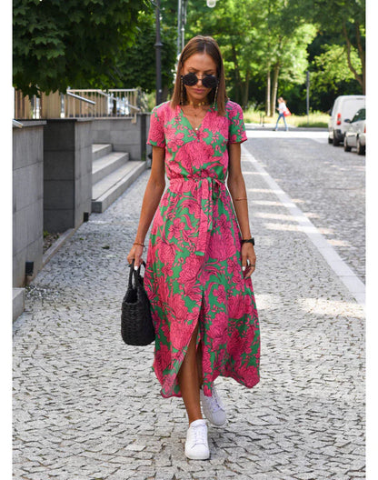 Delia | Elegant Dress with V-Neck and Shaping Cut