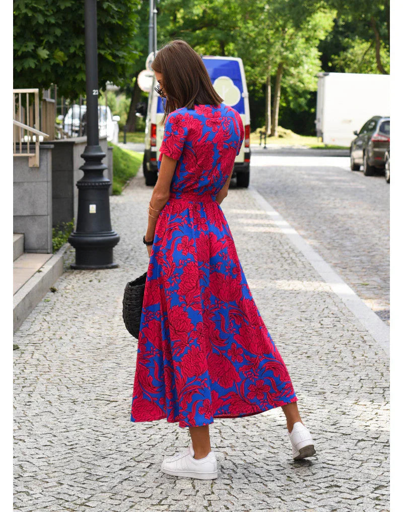 Delia | Elegant Dress with V-Neck and Shaping Cut