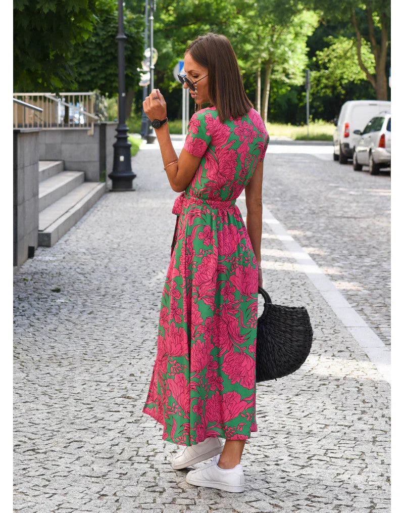 Delia | Elegant Dress with V-Neck and Shaping Cut