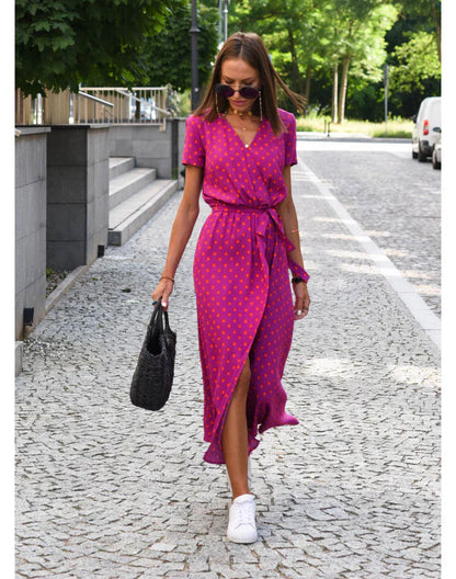 Delia | Elegant Dress with V-Neck and Shaping Cut