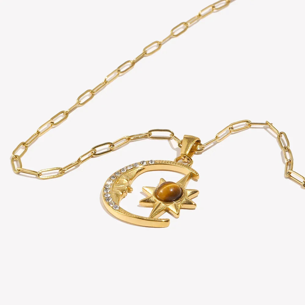 Gavella | Pendant Necklace Embrace of the Moon