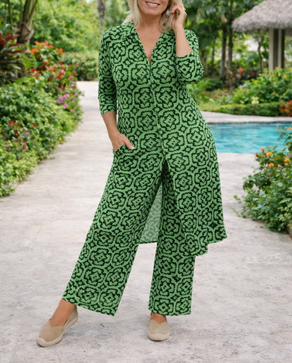 Velina | Elegant Set with Buttons and Sophisticated Style