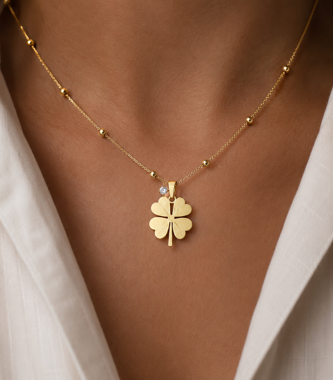 Xyla™ Clover Steel Collar with Elegant Gold Finish