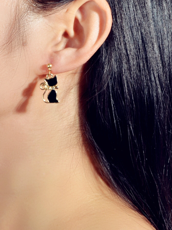Elin™ Black Cat Earrings with Chic Style