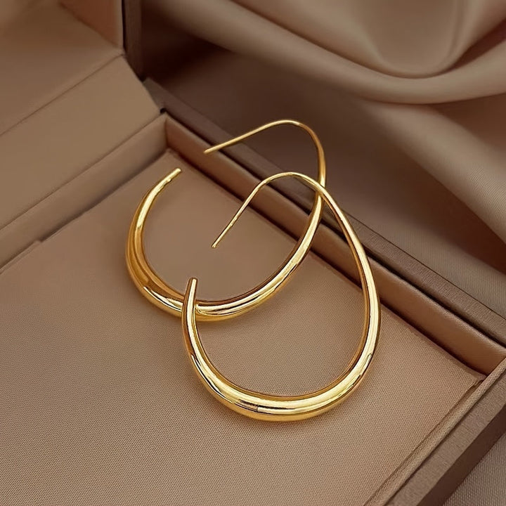 Raya™ Minimalist Drop Earrings with Elegant Design