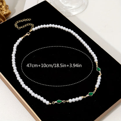 Uaxalt™ Green Bead Necklace for Men with Modern Urban Style
