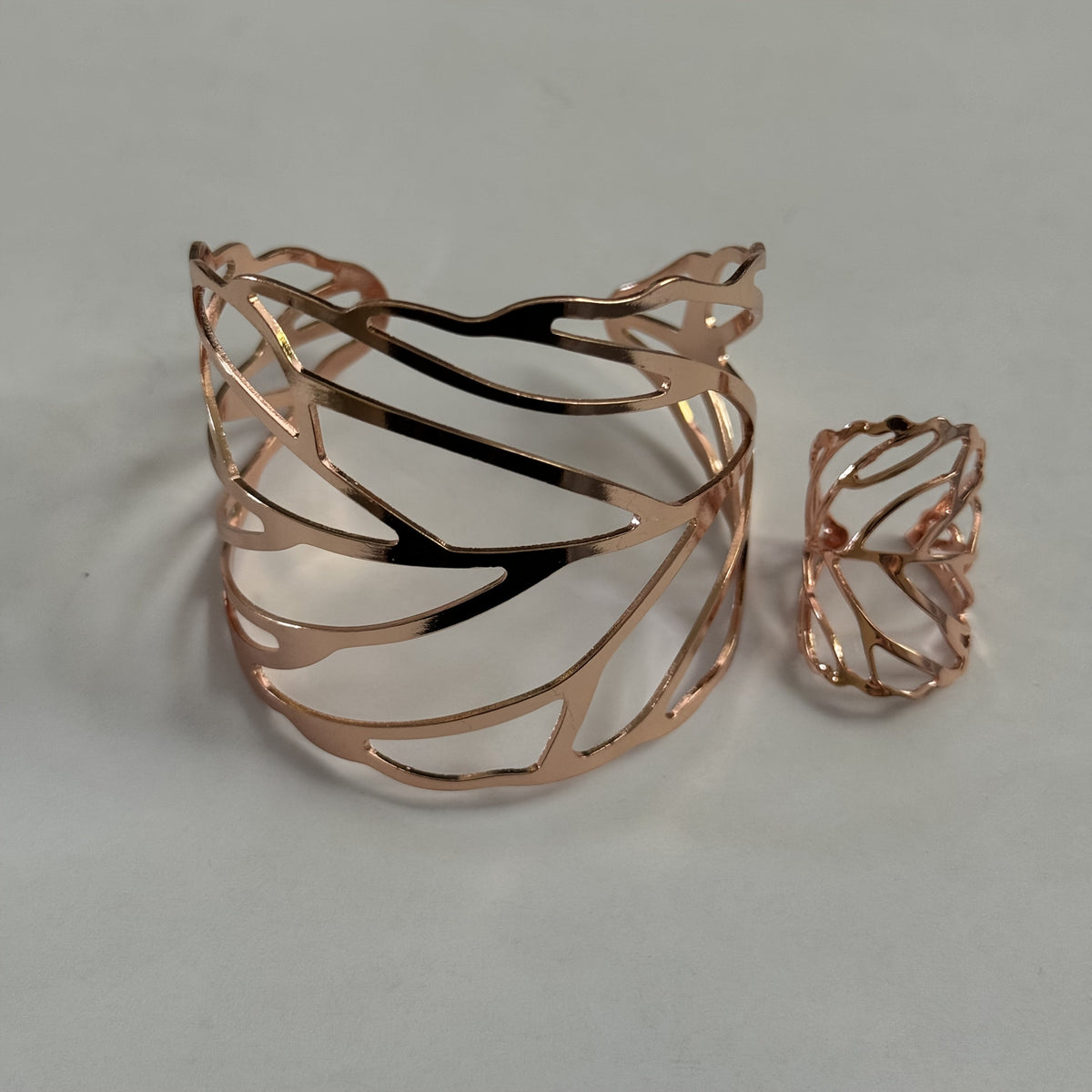 Lavinia | Vintage Style Hollow Leaf Bracelet and Ring Set