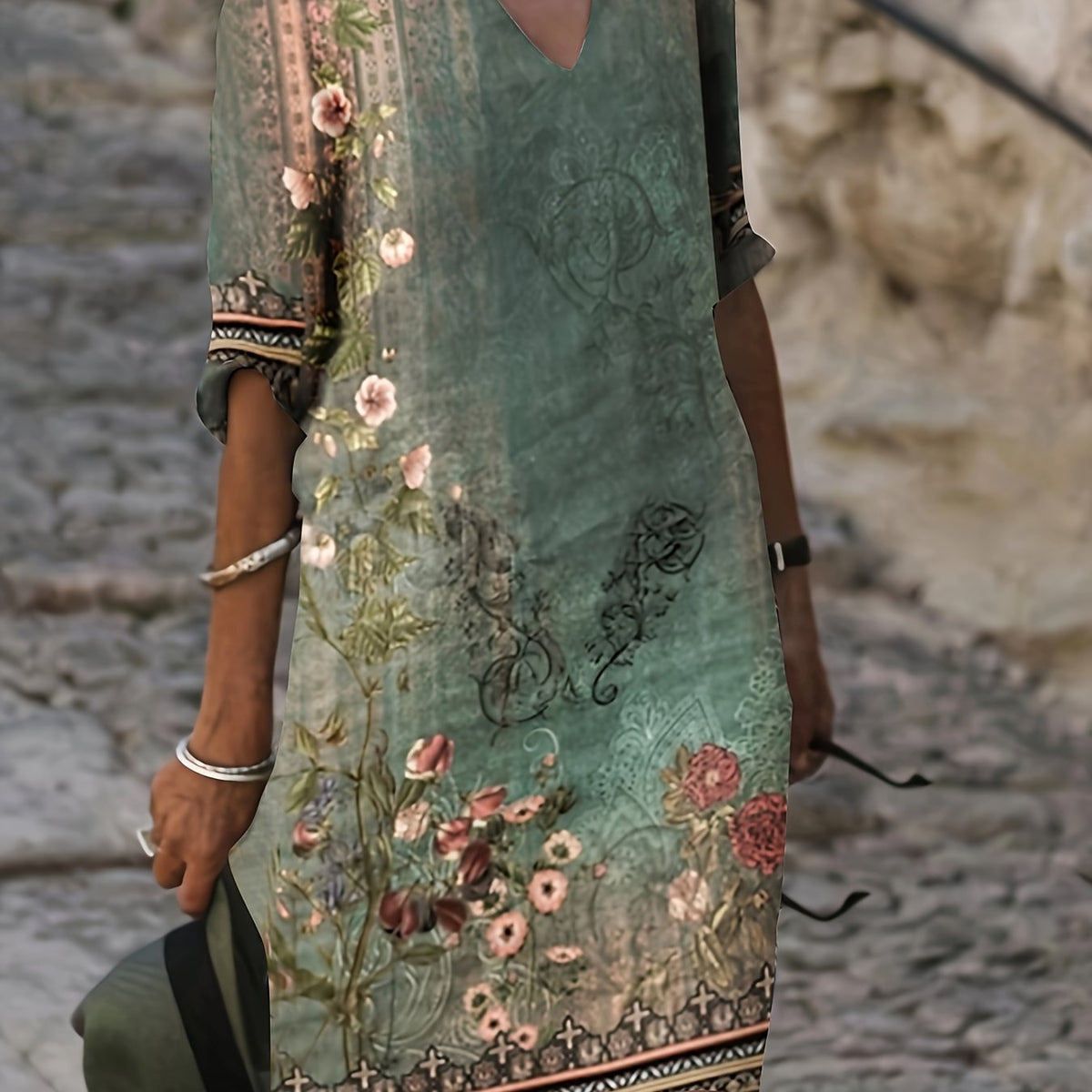 Ariella | Vintage V-Neck Dress with 3/4 Sleeves and Relaxed Fit