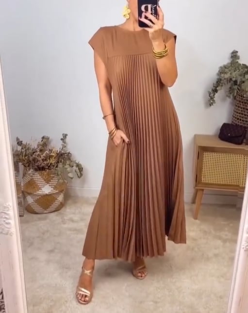 Elara™ Elegant Dress with Fluid Cut, Soft Fall, and Modern Style