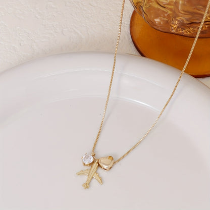 Linda | Minimalist Necklace with Airplane Pendant and Delicate Style