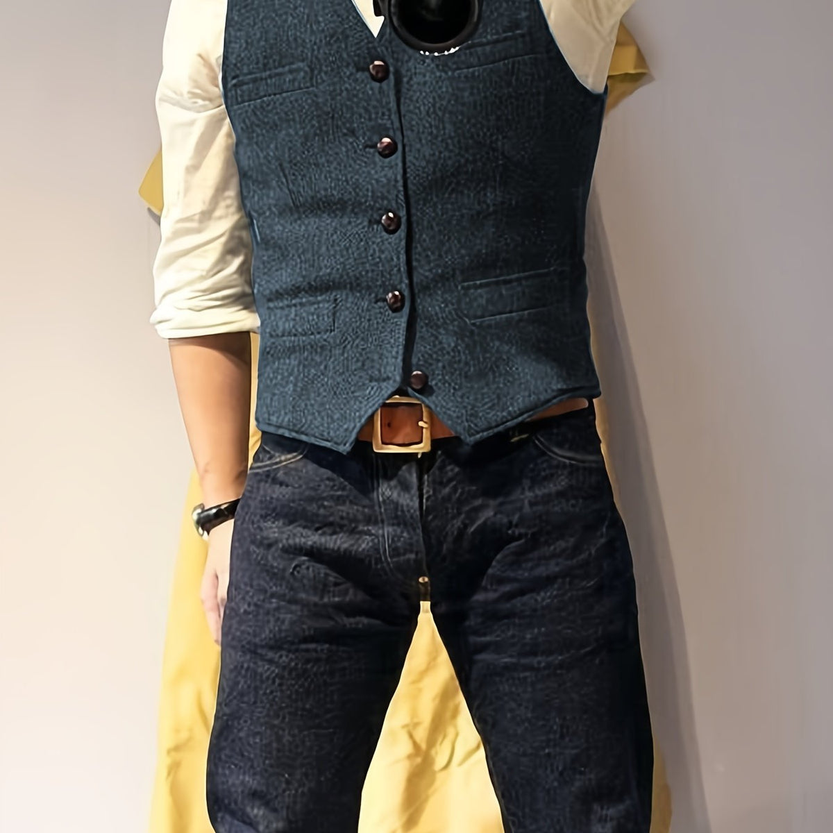 Zoltan | Vintage Herringbone Vest with Classic Style and Timeless Elegance