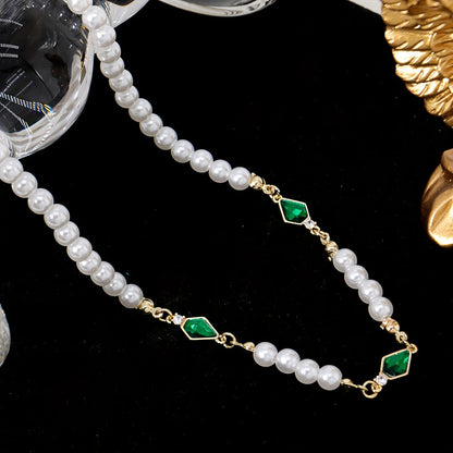 Uaxalt™ Green Bead Necklace for Men with Modern Urban Style