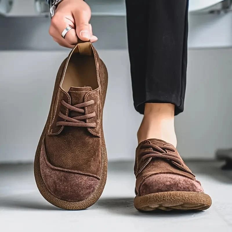 Waylon | Ferran Léo Oxford Shoes in Faux Suede