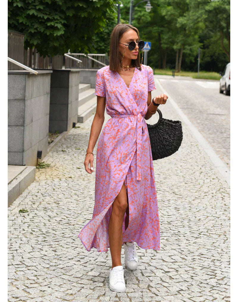 Delia | Elegant Dress with V-Neck and Shaping Cut